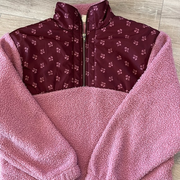 Universal Thread Sherpa Pullover - Picture 1 of 3